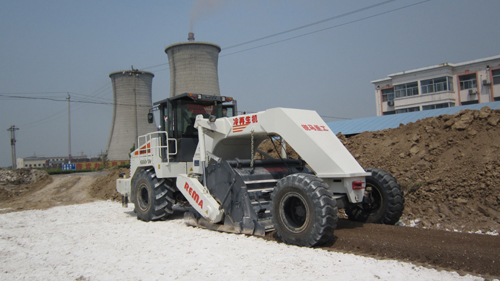WR2100L，濱州工業(yè)場地灰土拌和