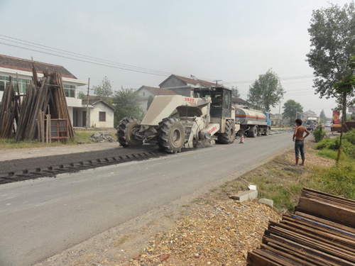WR2300L，湖南常德G320國道瀝青水穩(wěn)碎石