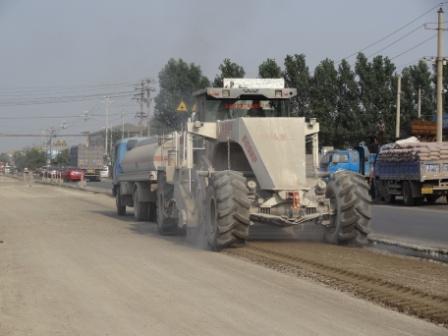 WR2300L，長葛S325水穩(wěn)路基冷再生