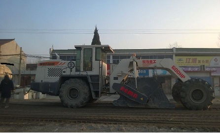 WR2300E，安徽壽縣水穩(wěn)冷再生