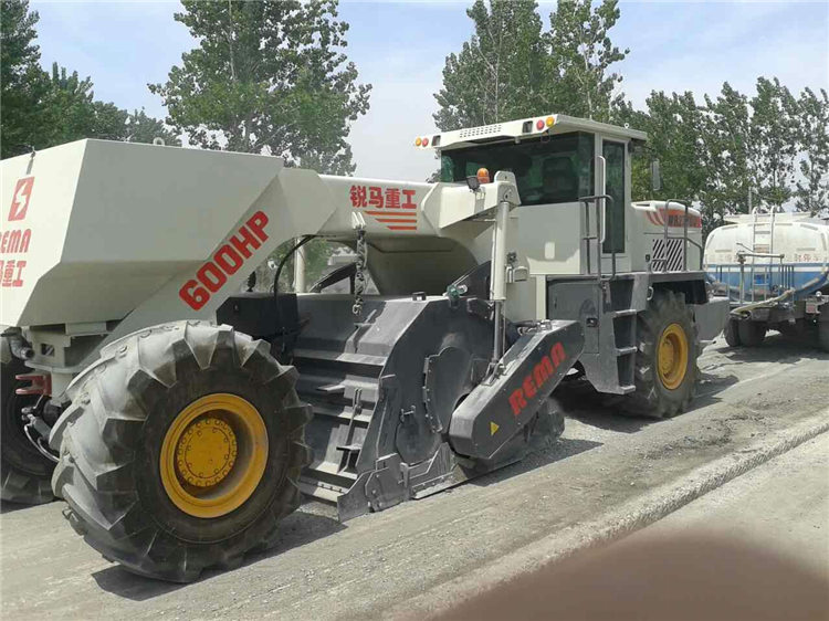 WR2300V，河南淮陽S206省道施工