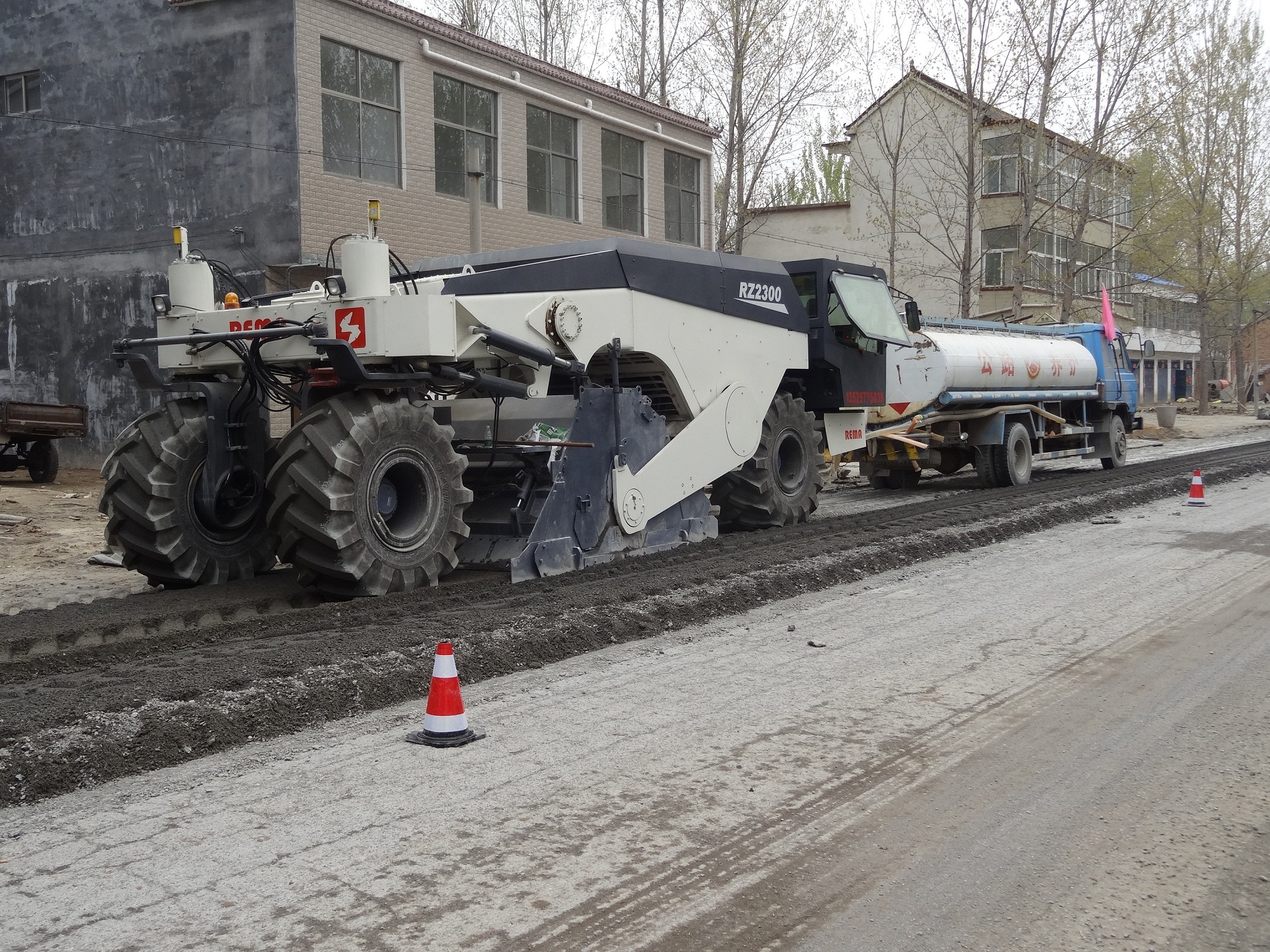 RZ2300，河南太康S211省道水穩(wěn)冷再生