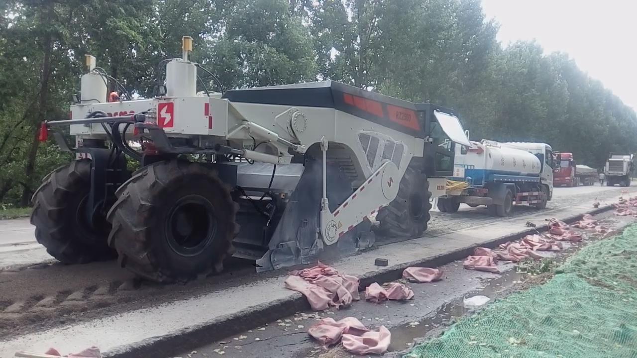 RZ2500，舞陽(yáng)冷再生施工